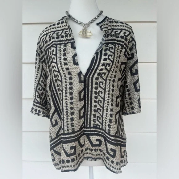 Pfeiffer Top - Picture 2 of 5